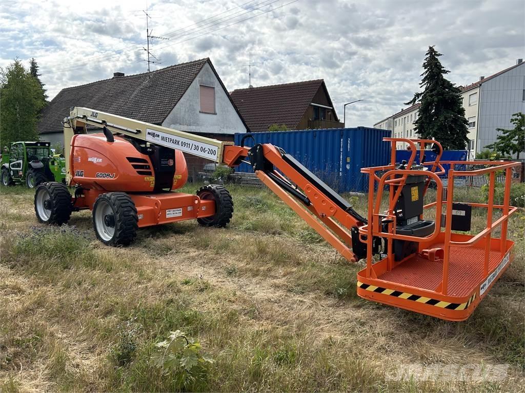 JLG 600AJ Bomliftar
