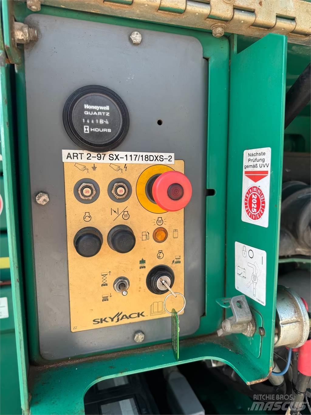 SkyJack 6832 RT Saxliftar