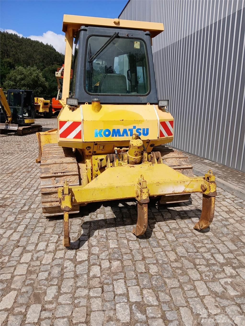 Komatsu D41E-6 Rörläggningsmaskiner