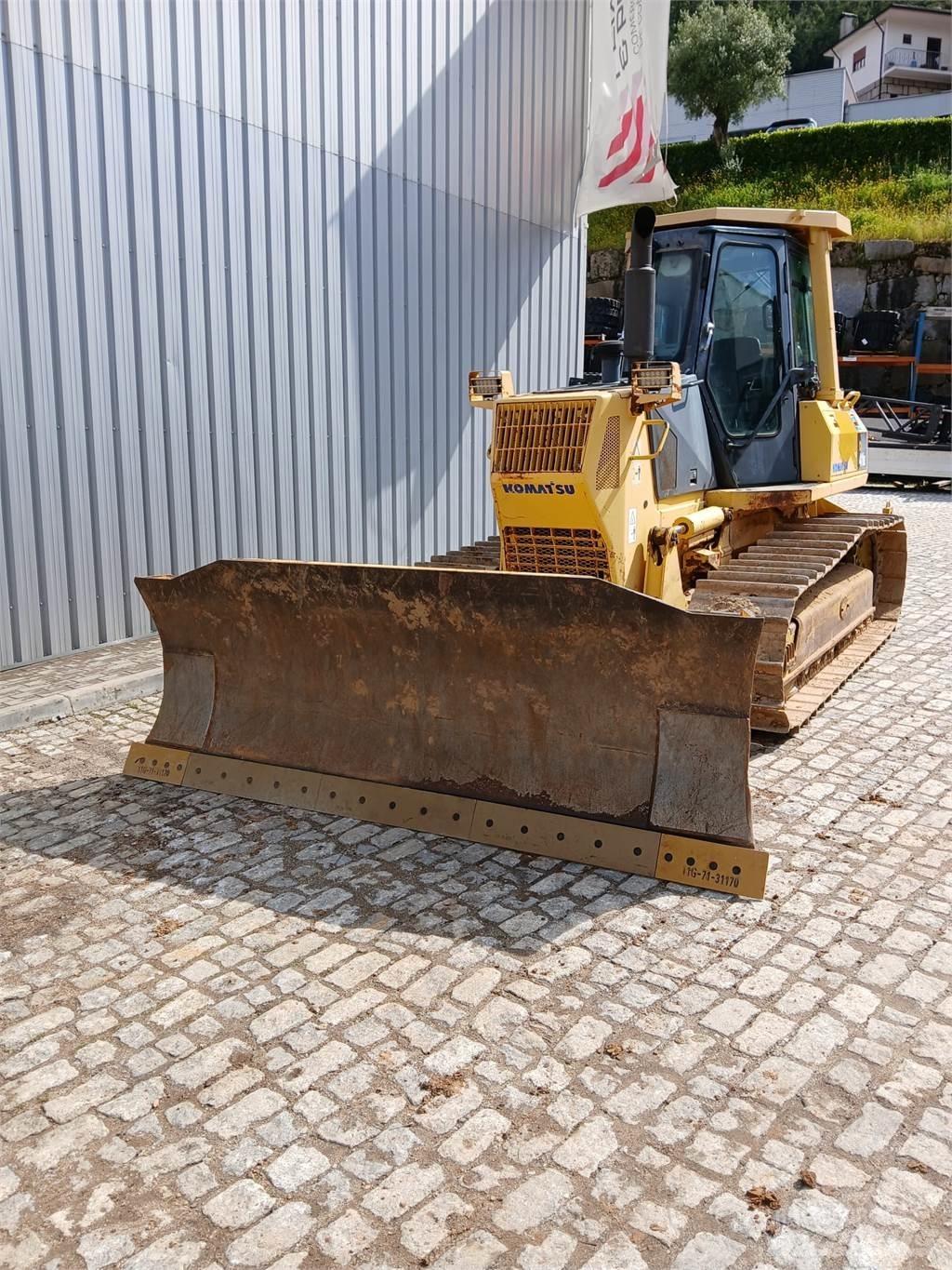 Komatsu D41E-6 Rörläggningsmaskiner