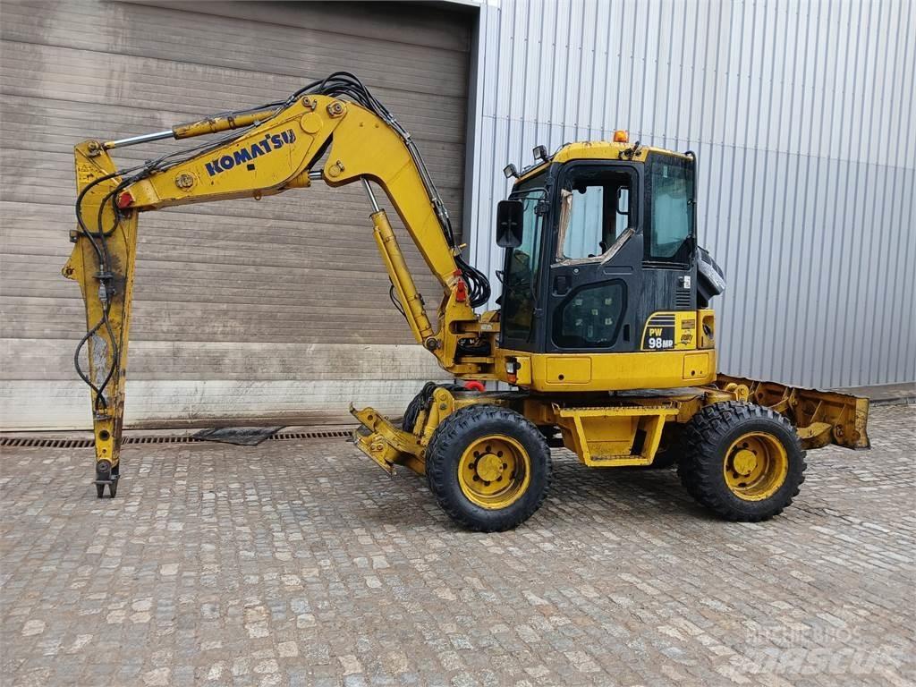 Komatsu PW98MR-6 Hjulgrävare