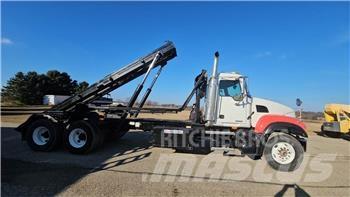 Mack CV713 Övriga bilar