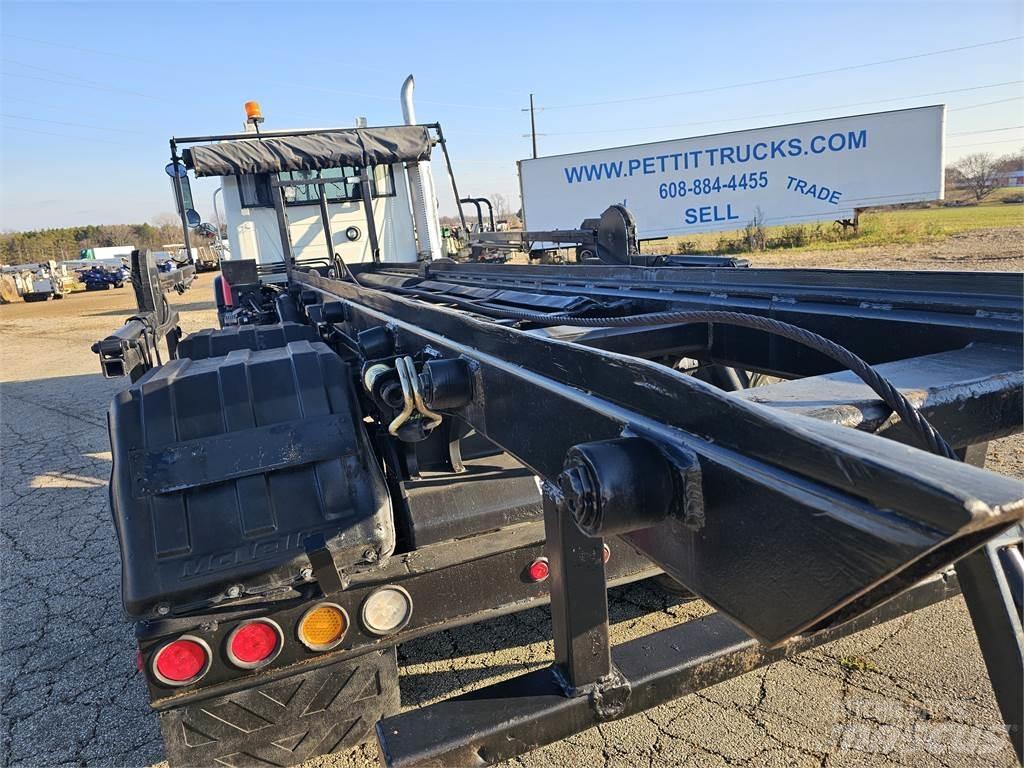 Mack CV713 Övriga bilar