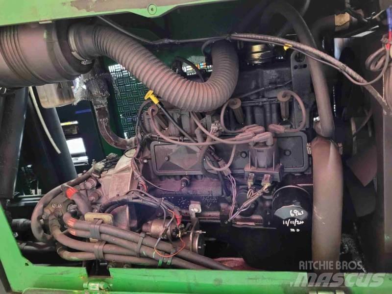 Combilift C3000GST Gasolmotviktstruckar