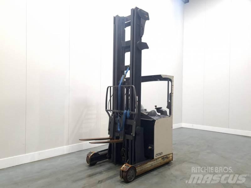 Crown ESR4500 Skjutstativtruck