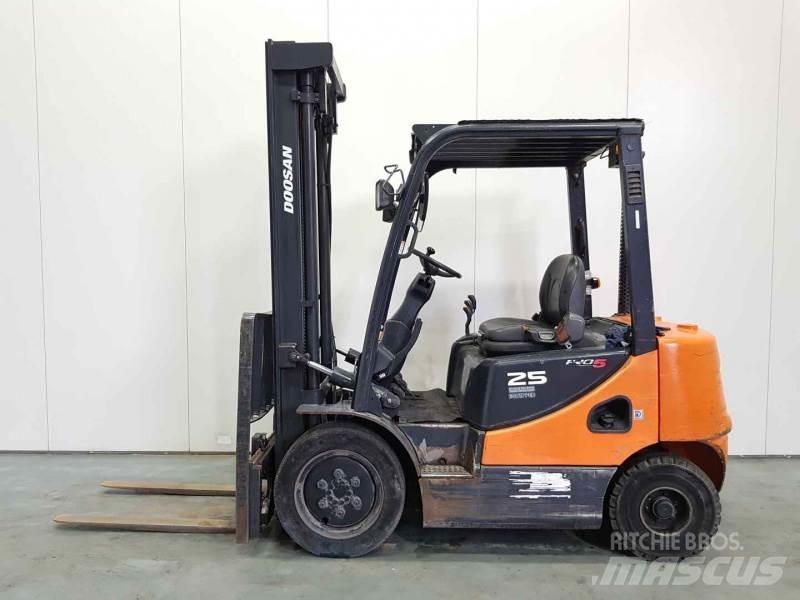 Doosan D25S-5 Dieselmotviktstruckar