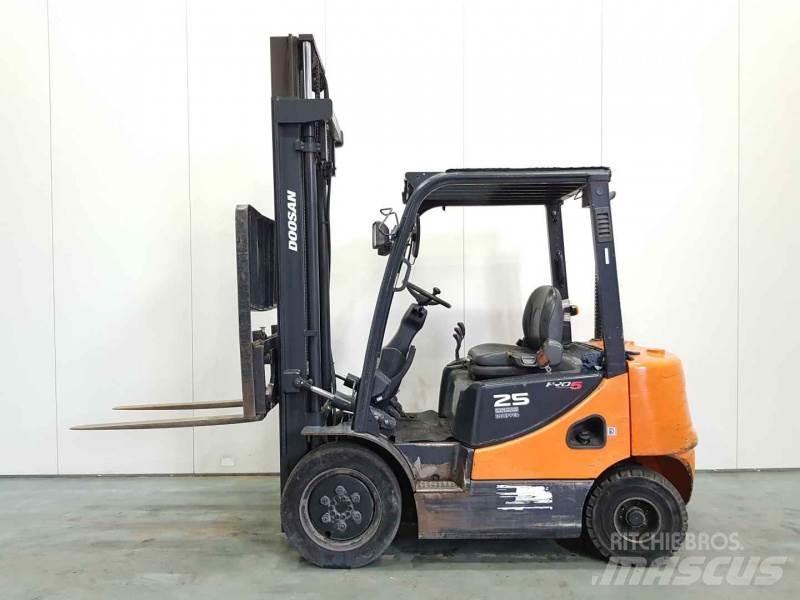 Doosan D25S-5 Dieselmotviktstruckar