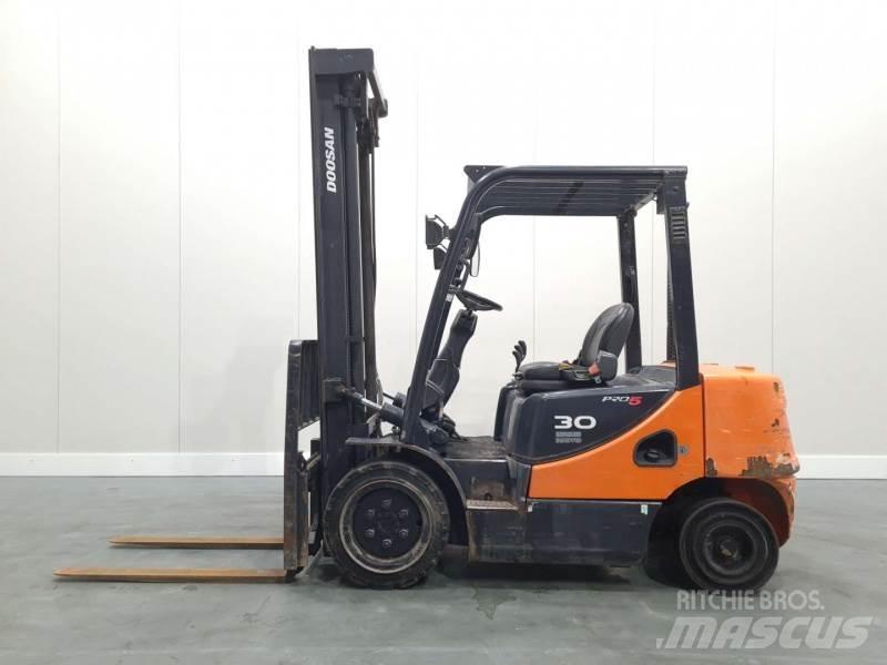 Doosan D30S-5 Dieselmotviktstruckar