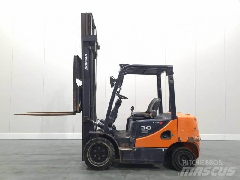 Doosan D30S-5 Dieselmotviktstruckar