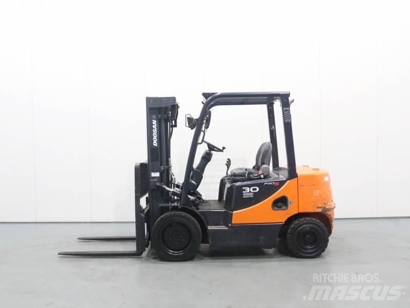 Doosan D30S-5 Dieselmotviktstruckar
