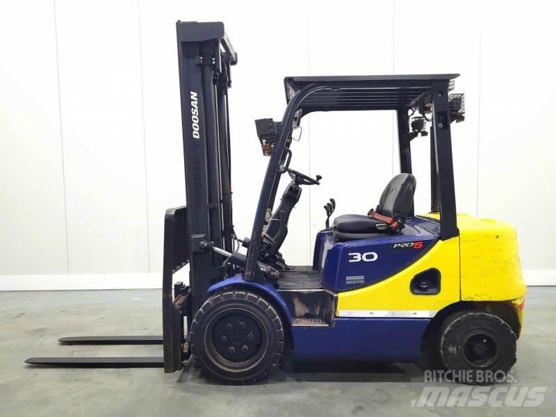 Doosan D30S-5 Dieselmotviktstruckar