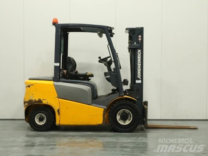 Jungheinrich DFG 425 Dieselmotviktstruckar