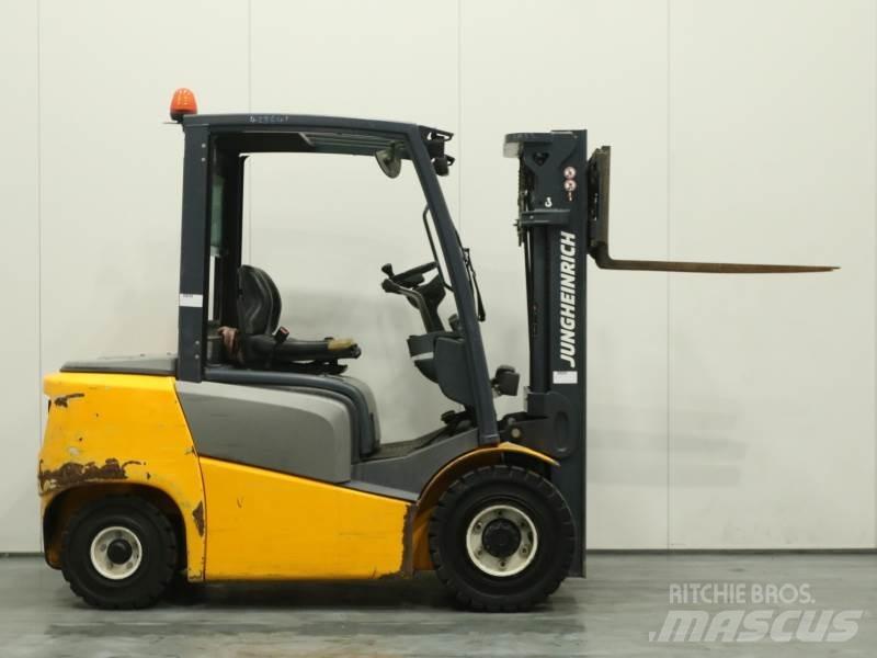 Jungheinrich DFG 425 Dieselmotviktstruckar
