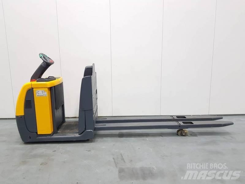 Jungheinrich ECE220 XL Plocktruck, mediumlyftande