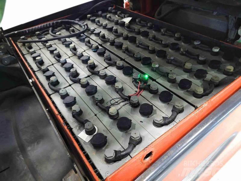 Linde E25-01 Elmotviktstruckar