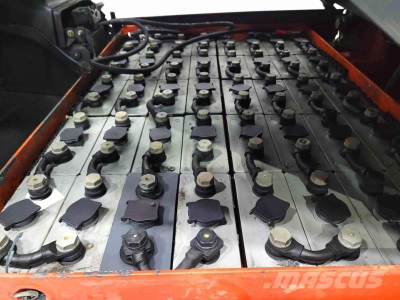 Linde E30-01 Elmotviktstruckar