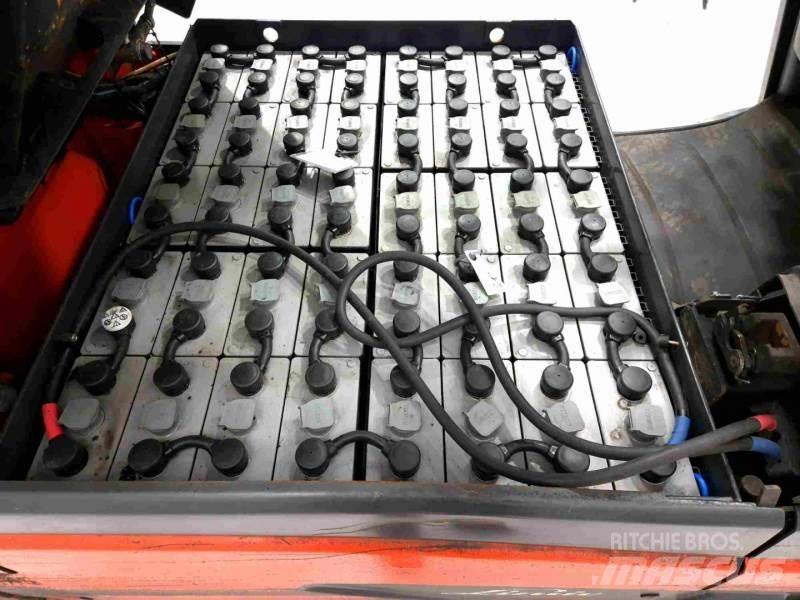Linde E30L-01 Elmotviktstruckar