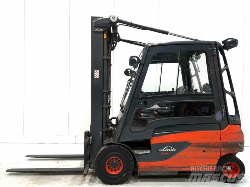 Linde E30L-01 Elmotviktstruckar