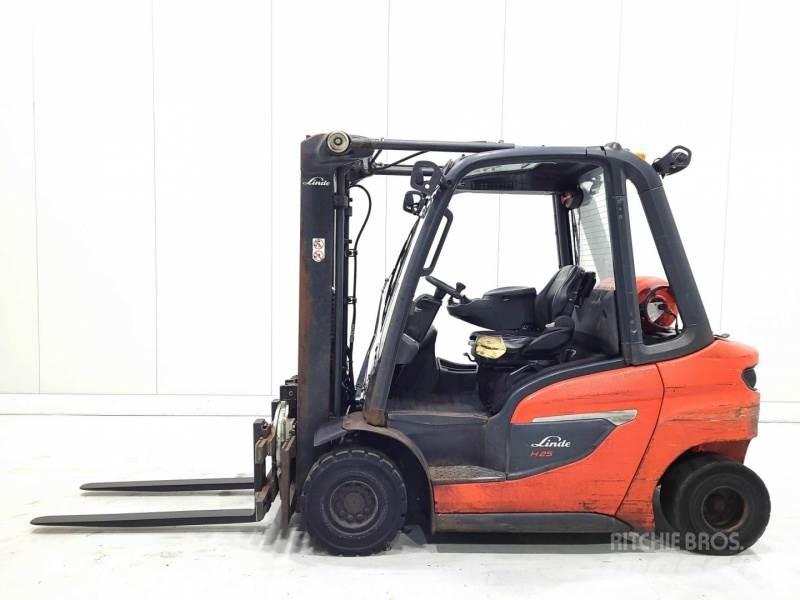 Linde H25T-01 Gasolmotviktstruckar