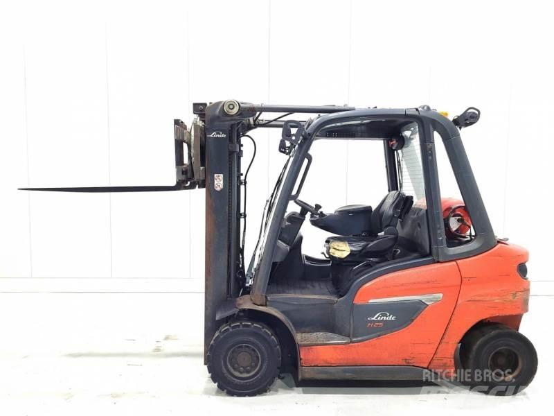 Linde H25T-01 Gasolmotviktstruckar