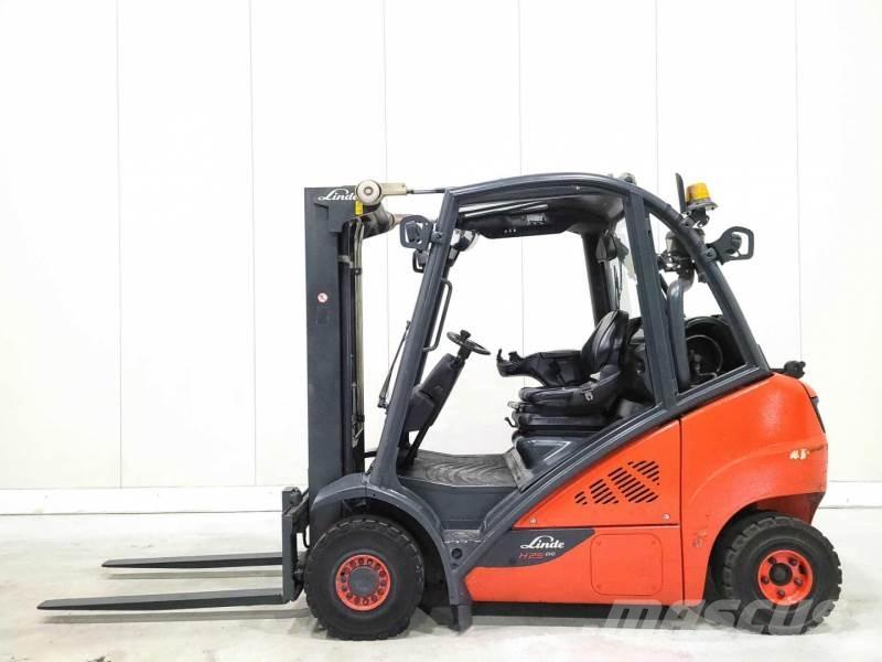 Linde H25T-02 Gasolmotviktstruckar