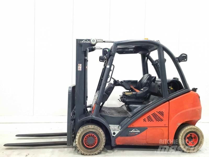 Linde H25T-02 Gasolmotviktstruckar