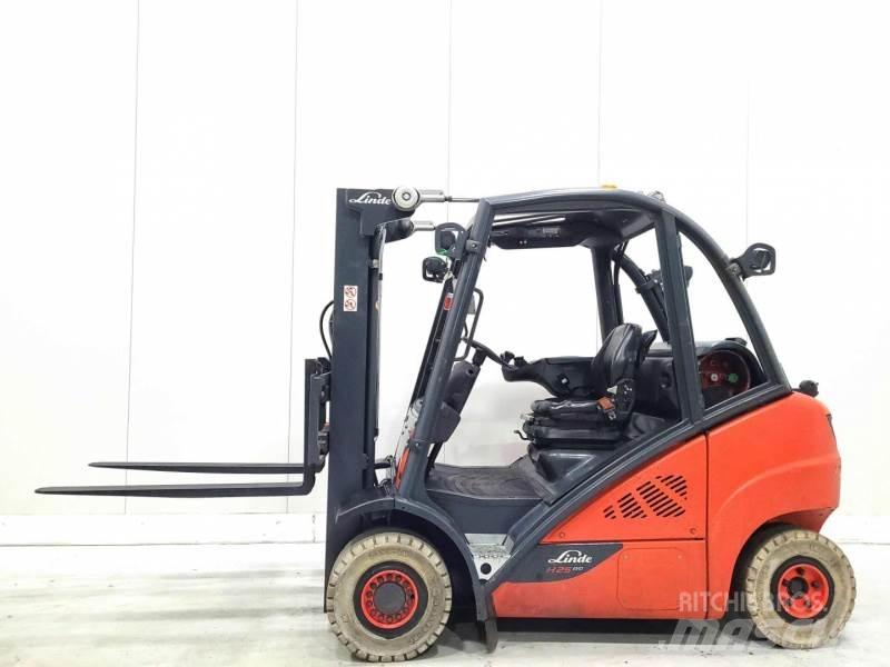 Linde H25T-02 Gasolmotviktstruckar