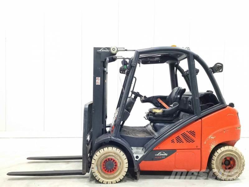 Linde H25T-02 Gasolmotviktstruckar