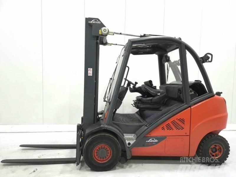 Linde H30T Gasolmotviktstruckar