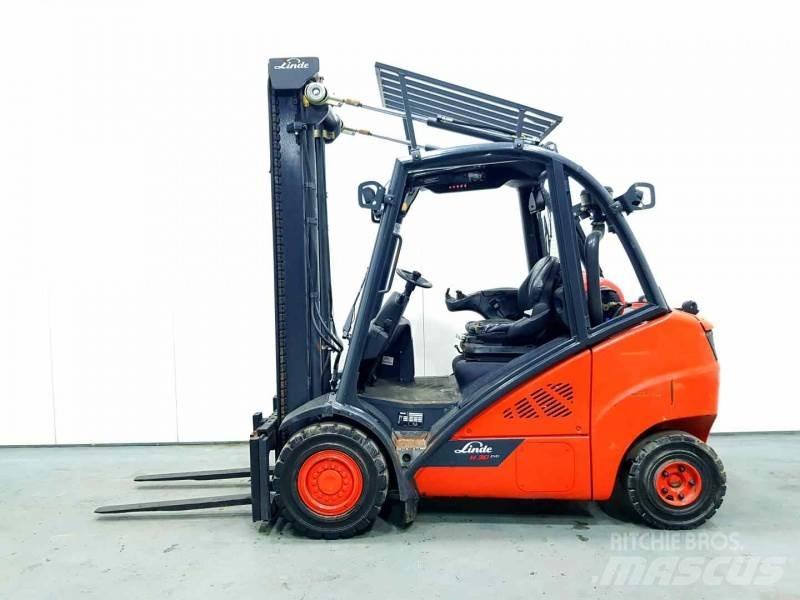 Linde H30T - 02 Gasolmotviktstruckar