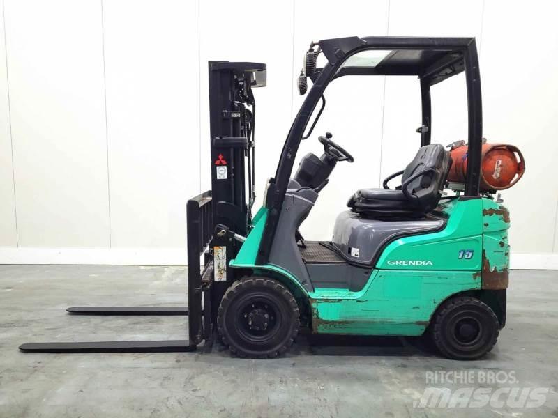 Mitsubishi FG15N Gasolmotviktstruckar