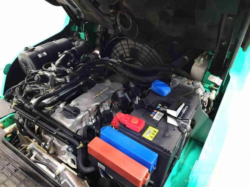 Mitsubishi FG15N Gasolmotviktstruckar