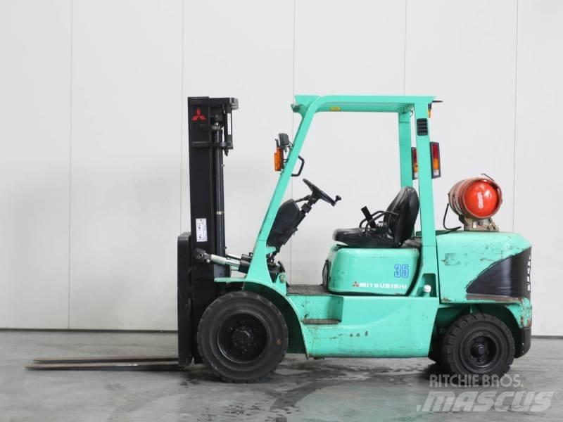 Mitsubishi FG35K Gasolmotviktstruckar