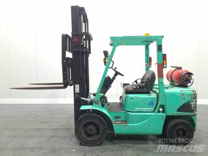 Mitsubishi FG35K Gasolmotviktstruckar