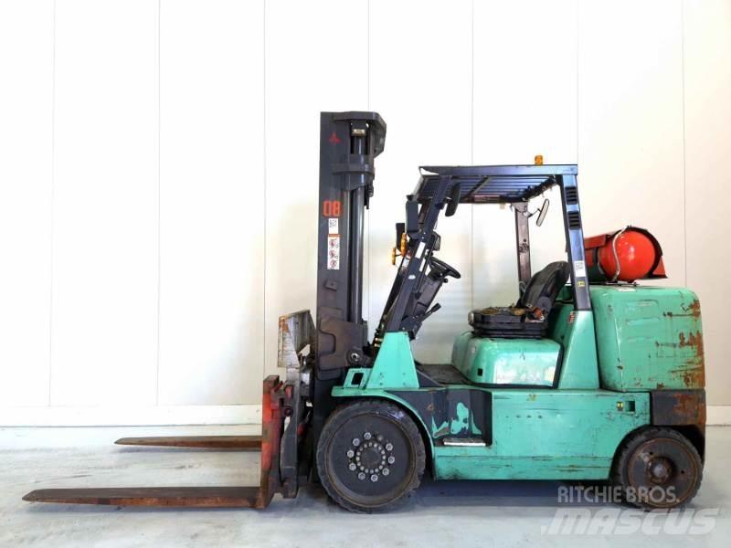 Mitsubishi FGC70K Gasolmotviktstruckar