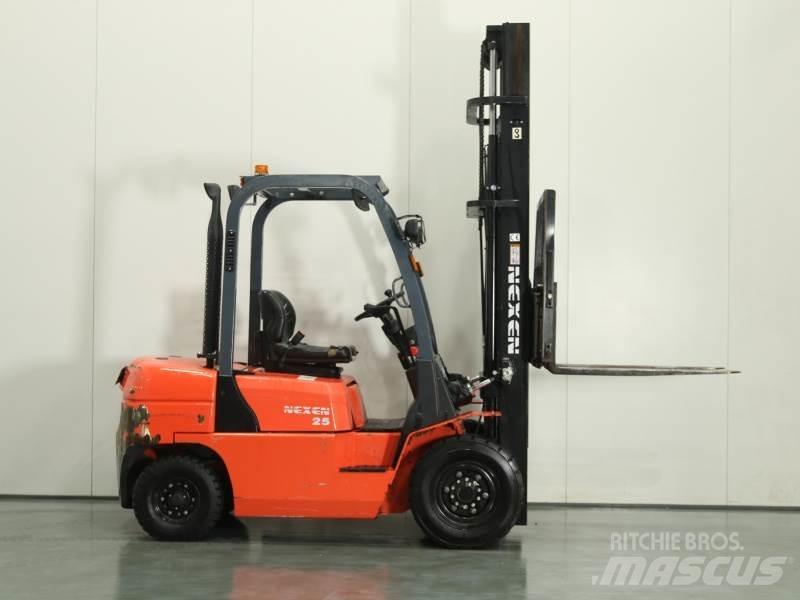 Nexen FDR25 Dieselmotviktstruckar
