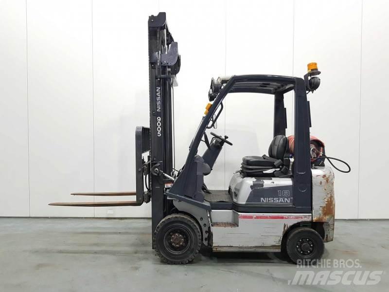 Nissan P1D1A18LQ Gasolmotviktstruckar