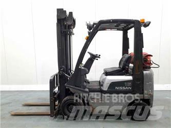 Nissan PD01A15PQ Gasolmotviktstruckar