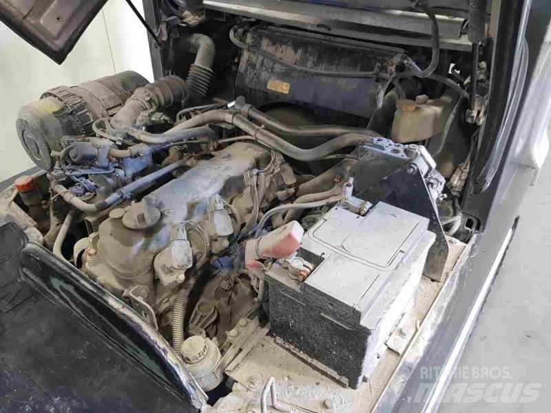 Nissan U1D272520 Gasolmotviktstruckar