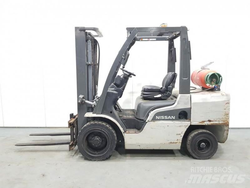 Nissan UG1F2A35DU Gasolmotviktstruckar