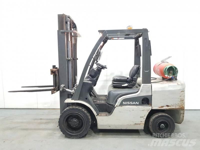 Nissan UG1F2A35DU Gasolmotviktstruckar