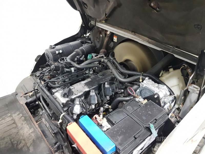 Nissan UG1F2A35DU Gasolmotviktstruckar