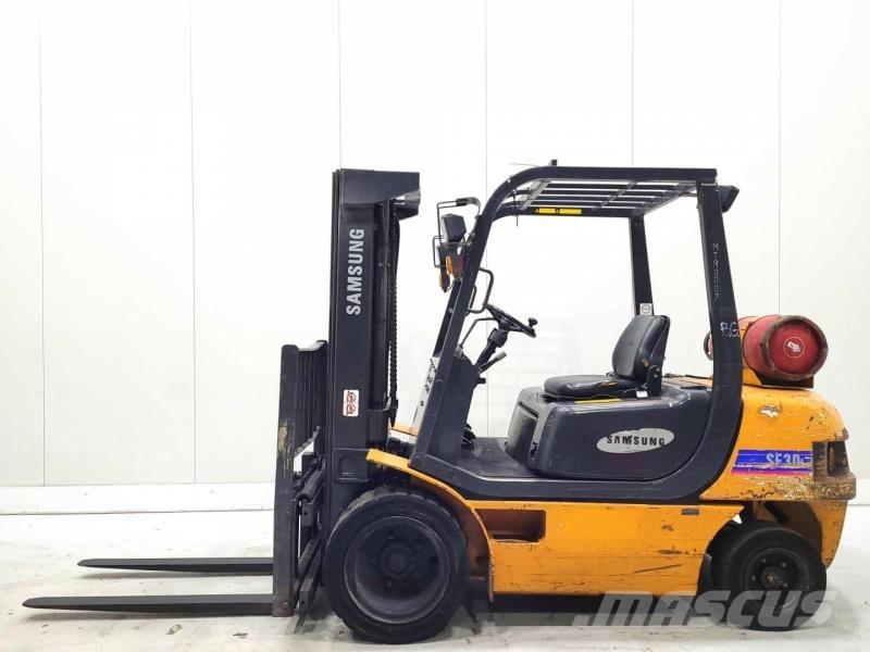 Samsung SF30L Gasolmotviktstruckar