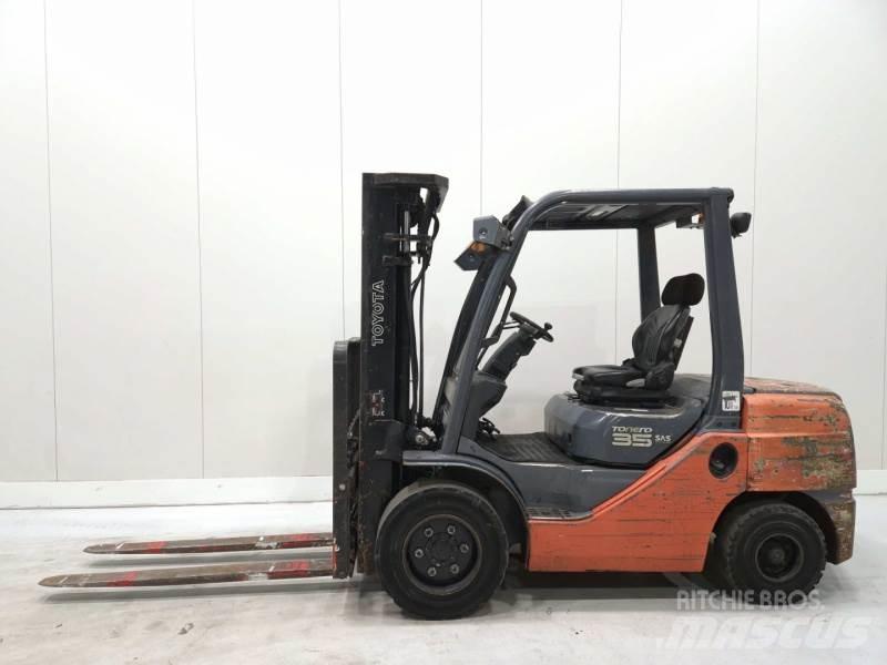Toyota 52-8FDJF35 Dieselmotviktstruckar