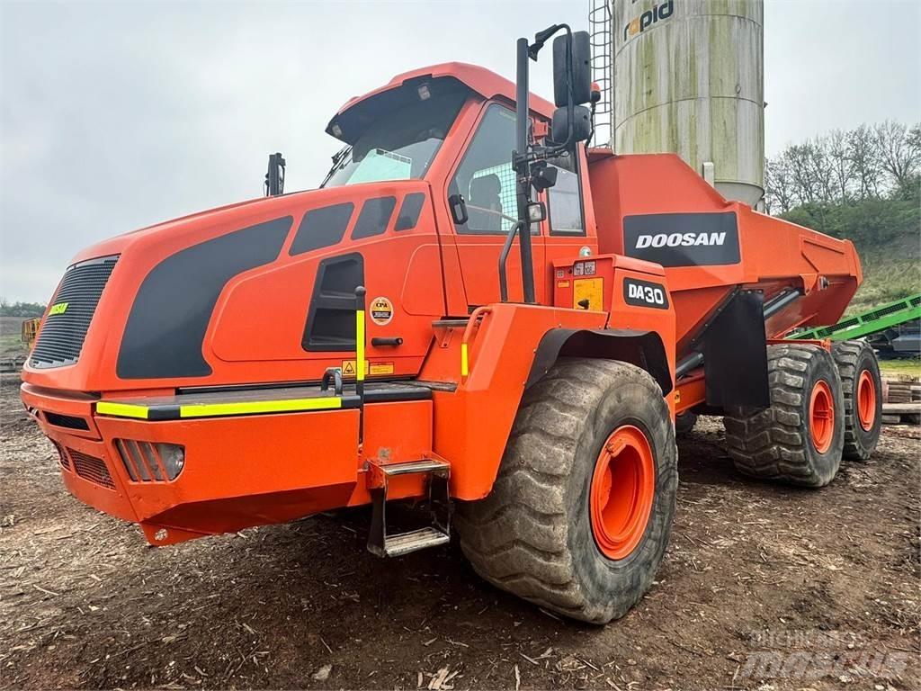 Doosan DA30 Midjestyrd dumper