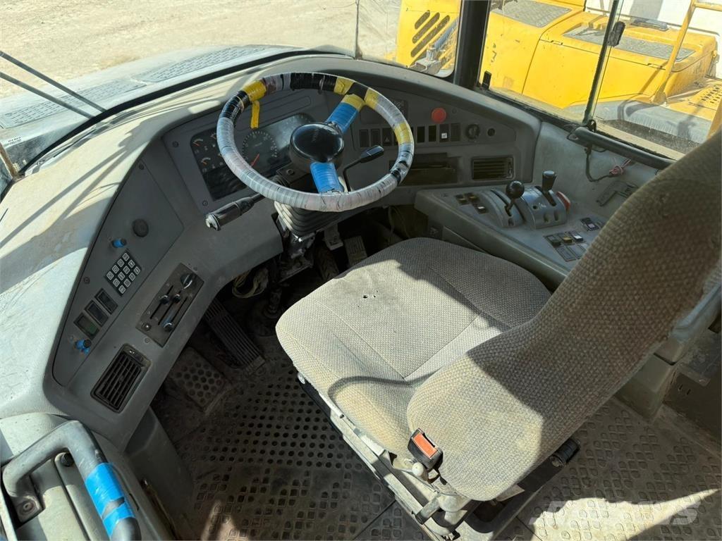 Volvo A40D Midjestyrd dumper