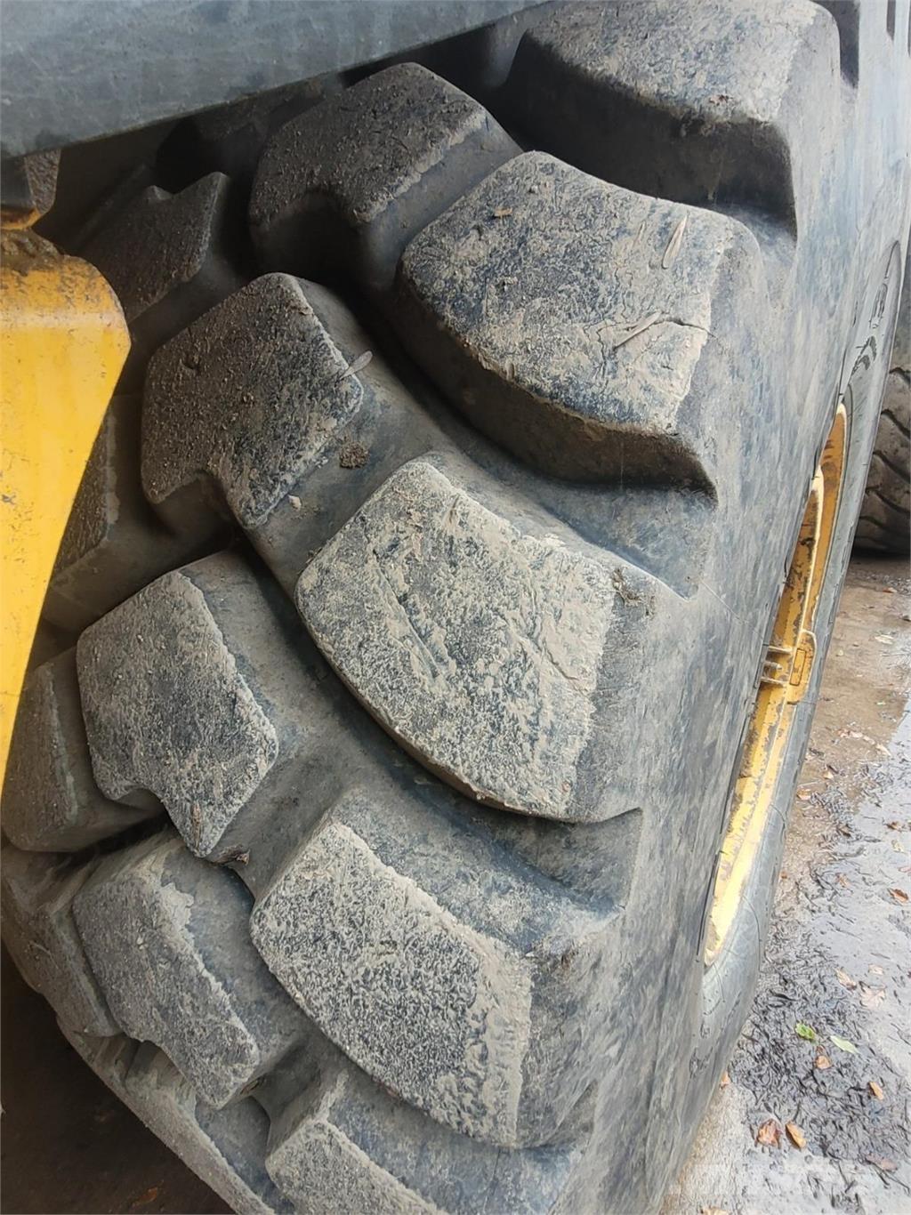 Volvo A40F Midjestyrd dumper