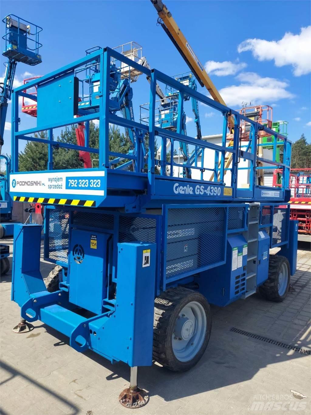 Genie GS-4390 RT Saxliftar