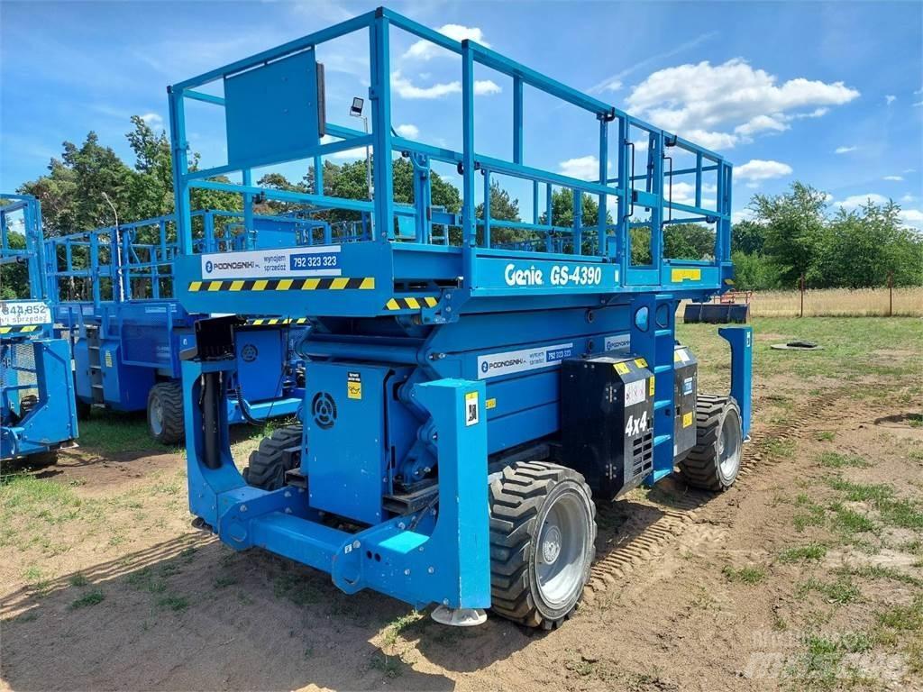 Genie GS-4390 RT Saxliftar