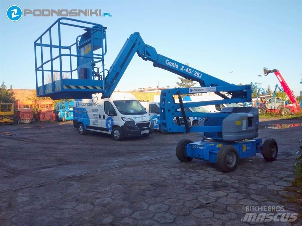 Genie Z45/25J DC Bomliftar